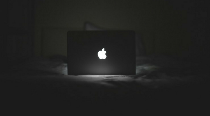 apple laptop