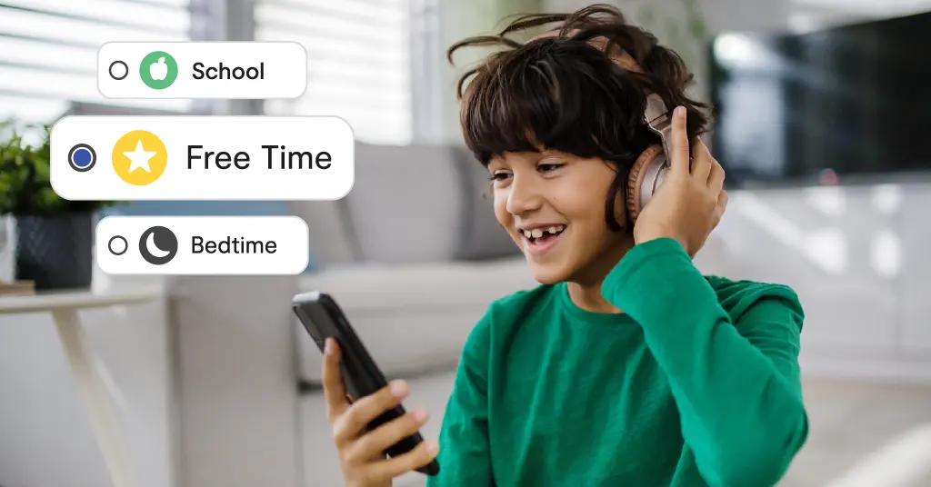 kid on his phone, Bark's screen time schedules screen grab